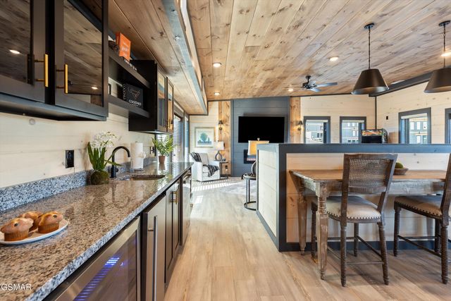 327 Rambling Creek Way, Sevierville, TN 37862