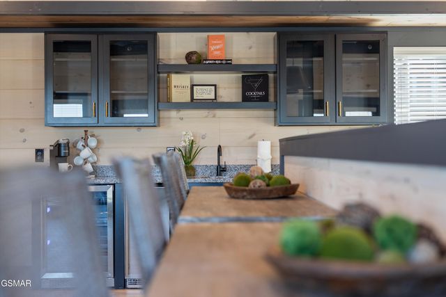 327 Rambling Creek Way, Sevierville, TN 37862