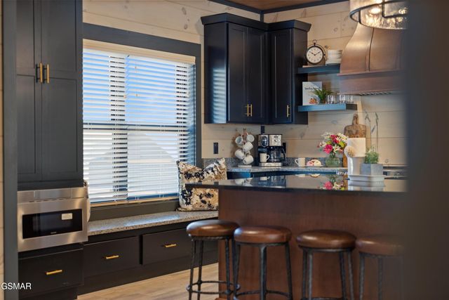 327 Rambling Creek Way, Sevierville, TN 37862