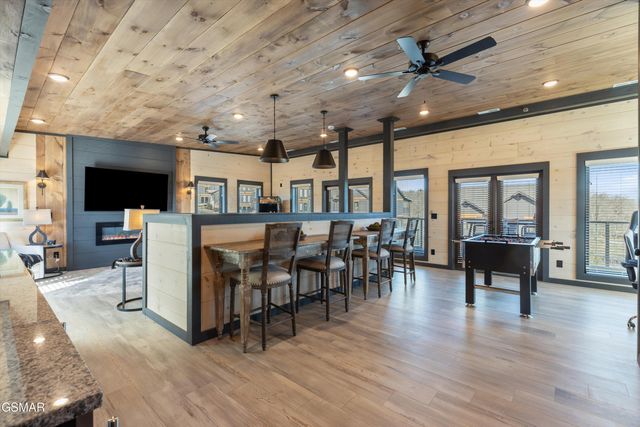 327 Rambling Creek Way, Sevierville, TN 37862