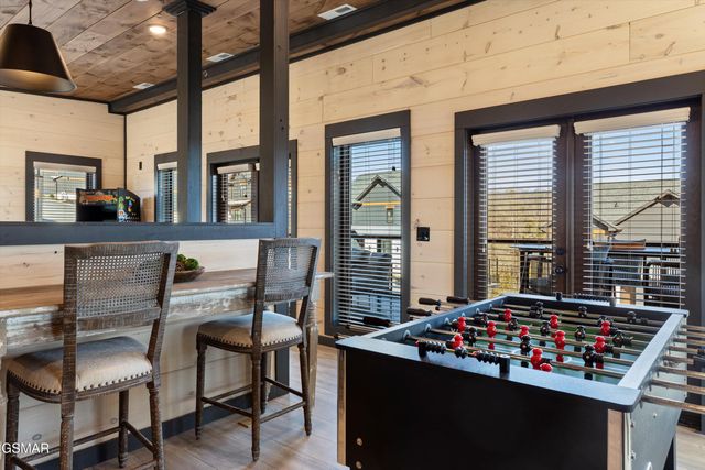 327 Rambling Creek Way, Sevierville, TN 37862