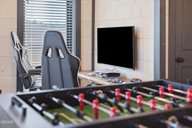 327 Rambling Creek Way, Sevierville, TN 37862