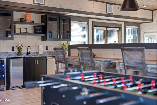 327 Rambling Creek Way, Sevierville, TN 37862