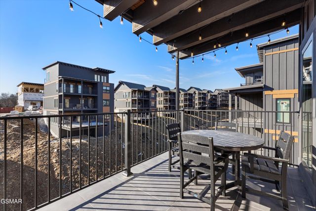 327 Rambling Creek Way, Sevierville, TN 37862