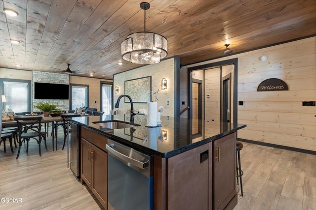 327 Rambling Creek Way, Sevierville, TN 37862