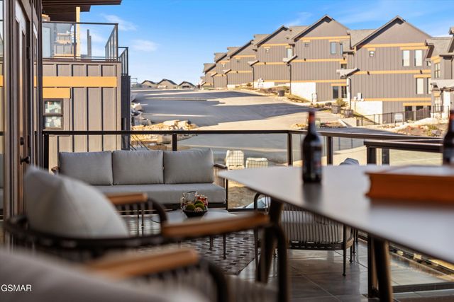 327 Rambling Creek Way, Sevierville, TN 37862