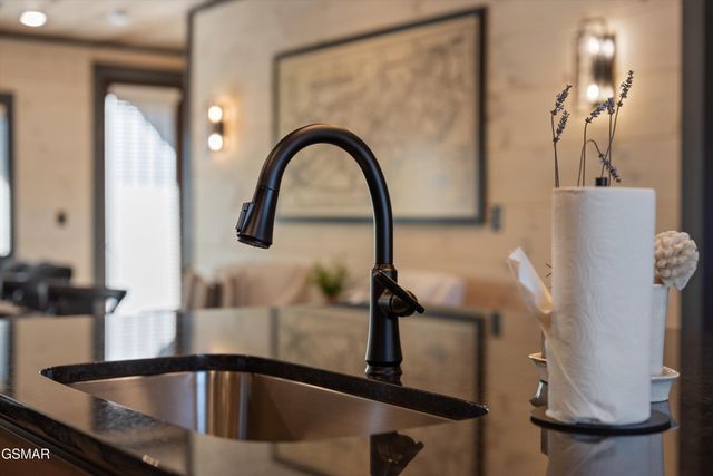 327 Rambling Creek Way, Sevierville, TN 37862