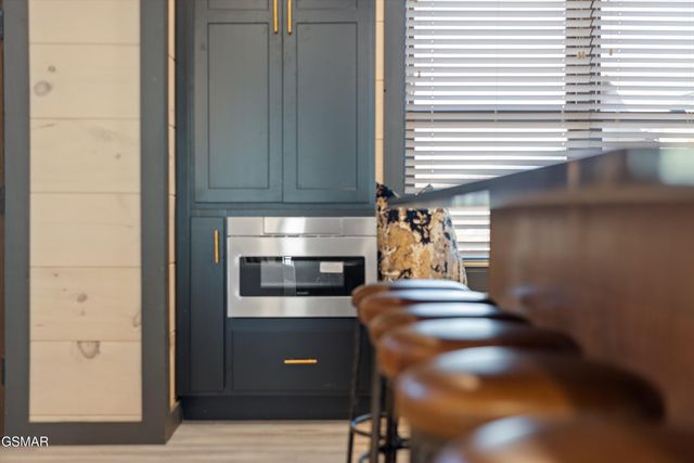 327 Rambling Creek Way, Sevierville, TN 37862