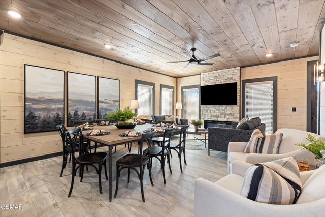 327 Rambling Creek Way, Sevierville, TN 37862