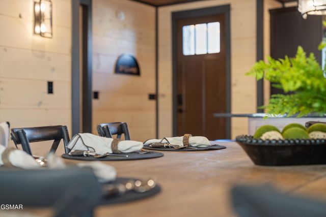 327 Rambling Creek Way, Sevierville, TN 37862