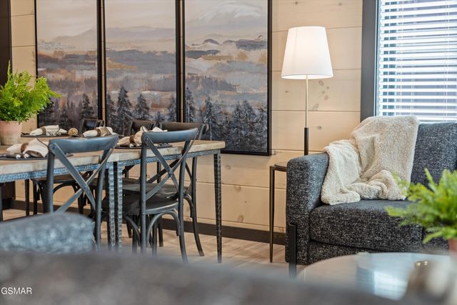 327 Rambling Creek Way, Sevierville, TN 37862