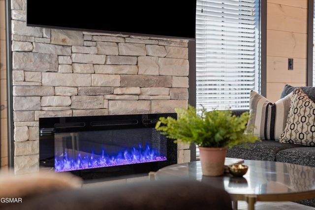 327 Rambling Creek Way, Sevierville, TN 37862