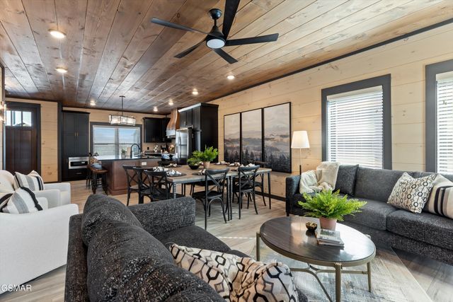 327 Rambling Creek Way, Sevierville, TN 37862