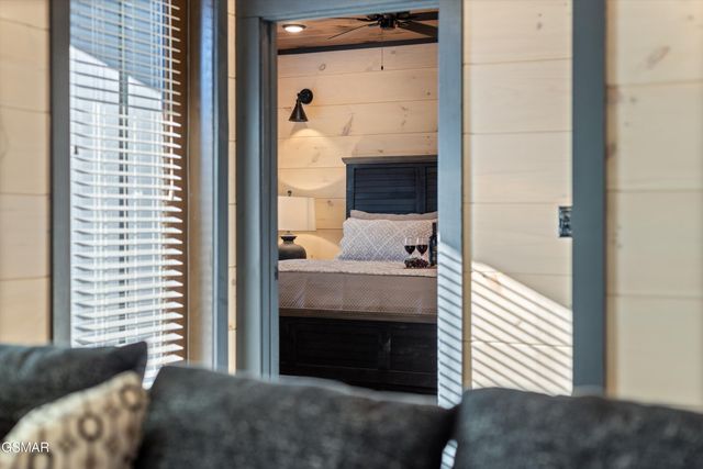 327 Rambling Creek Way, Sevierville, TN 37862