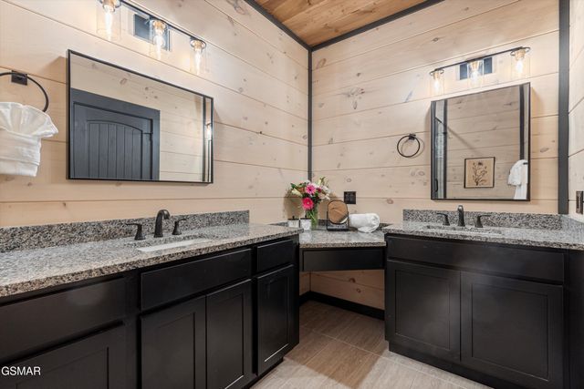 327 Rambling Creek Way, Sevierville, TN 37862