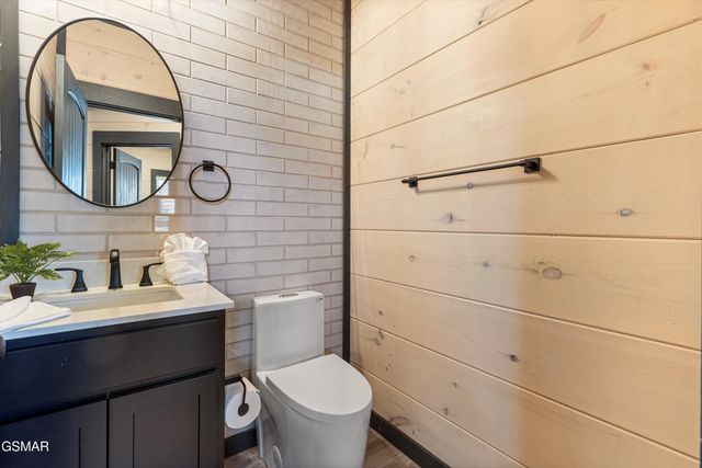 327 Rambling Creek Way, Sevierville, TN 37862