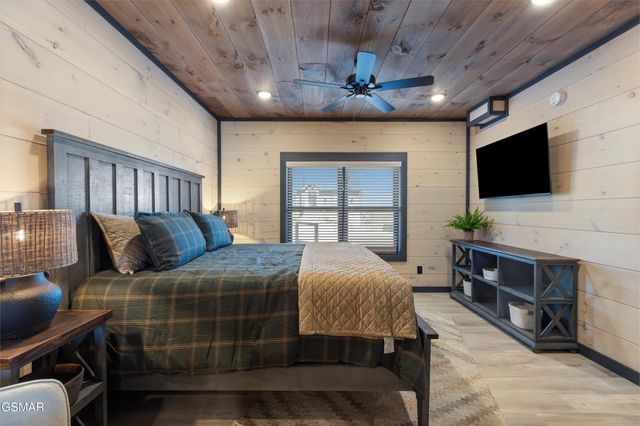 327 Rambling Creek Way, Sevierville, TN 37862