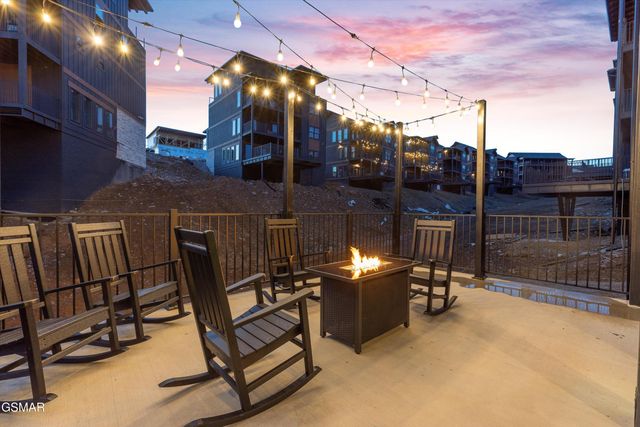 327 Rambling Creek Way, Sevierville, TN 37862