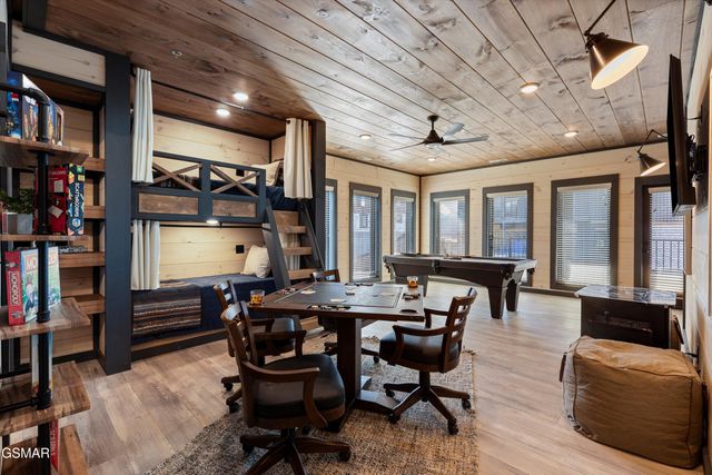 327 Rambling Creek Way, Sevierville, TN 37862