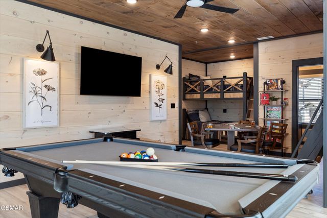 327 Rambling Creek Way, Sevierville, TN 37862