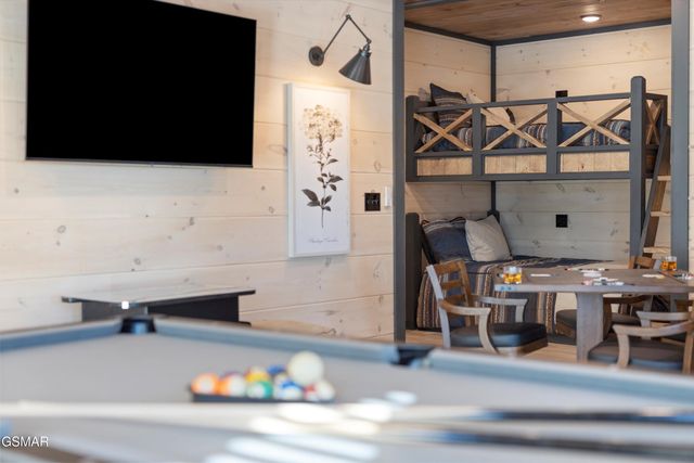 327 Rambling Creek Way, Sevierville, TN 37862