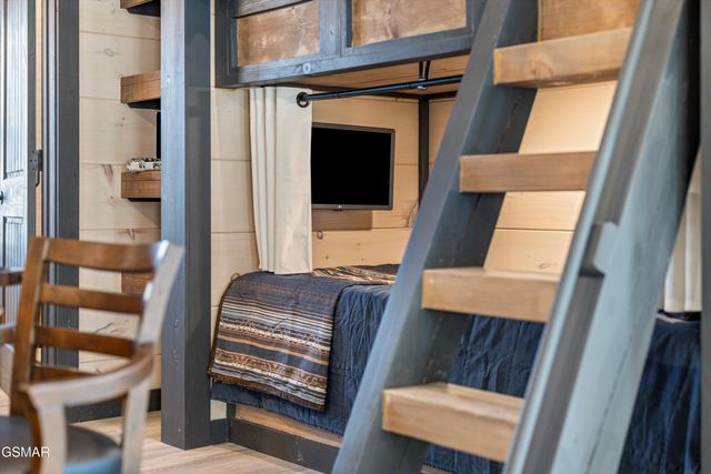 327 Rambling Creek Way, Sevierville, TN 37862