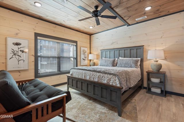 327 Rambling Creek Way, Sevierville, TN 37862