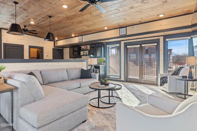 327 Rambling Creek Way, Sevierville, TN 37862