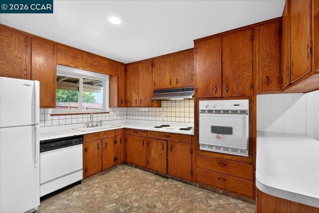 1374 Santa Clara Street, Richmond, CA 94804