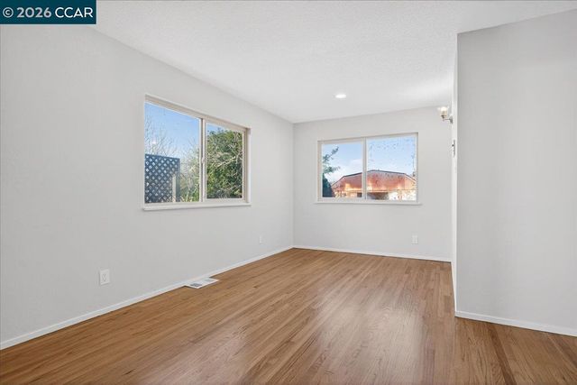 1374 Santa Clara Street, Richmond, CA 94804