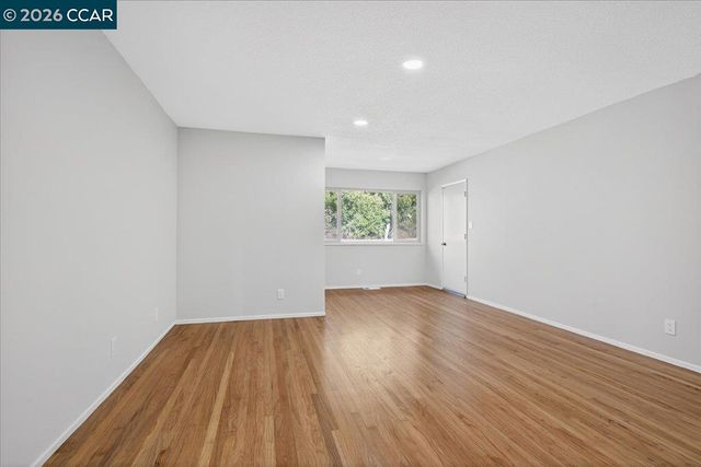 1374 Santa Clara Street, Richmond, CA 94804