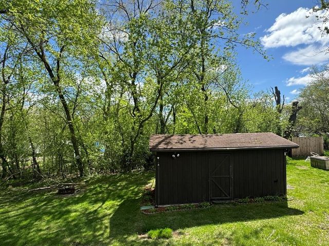 424 Skyline Drive, Edgerton, WI 53534
