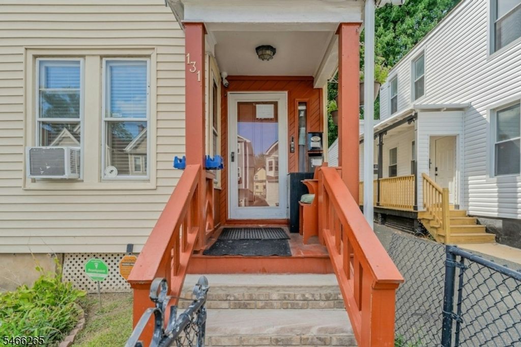 131 Steuben St, East Orange City, NJ 07018 — photo 3