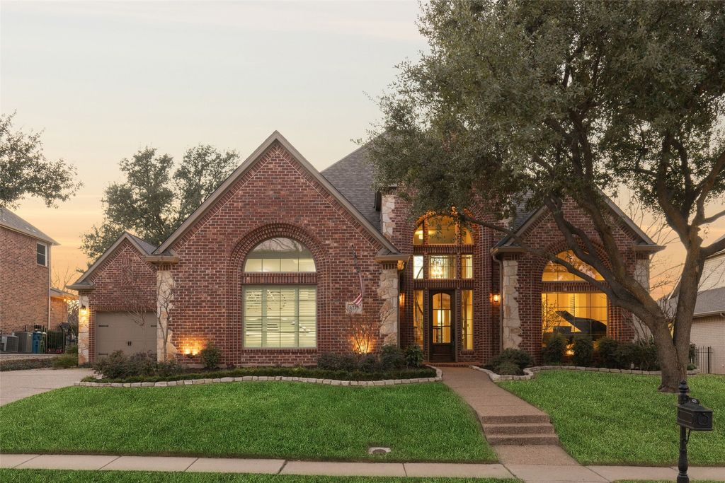 4213 Auburn Drive, Flower Mound, TX 75028