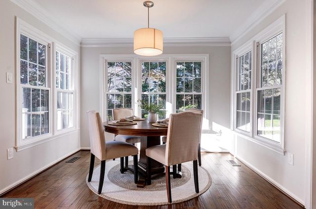 7985 FOXMOOR DR, Dunn Loring, VA 22027