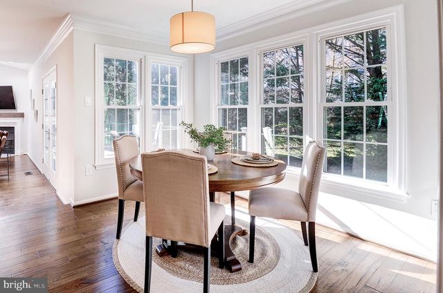 7985 FOXMOOR DR, Dunn Loring, VA 22027