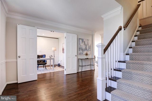 7985 FOXMOOR DR, Dunn Loring, VA 22027