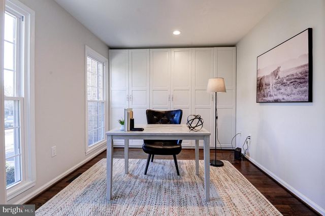 7985 FOXMOOR DR, Dunn Loring, VA 22027