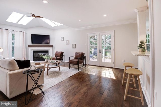 7985 FOXMOOR DR, Dunn Loring, VA 22027