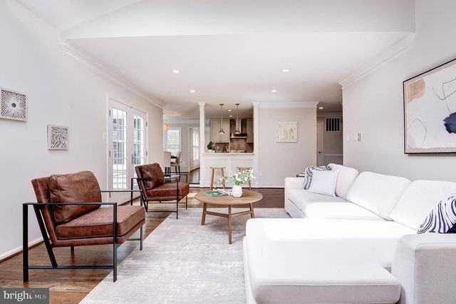 7985 FOXMOOR DR, Dunn Loring, VA 22027