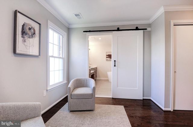 7985 FOXMOOR DR, Dunn Loring, VA 22027