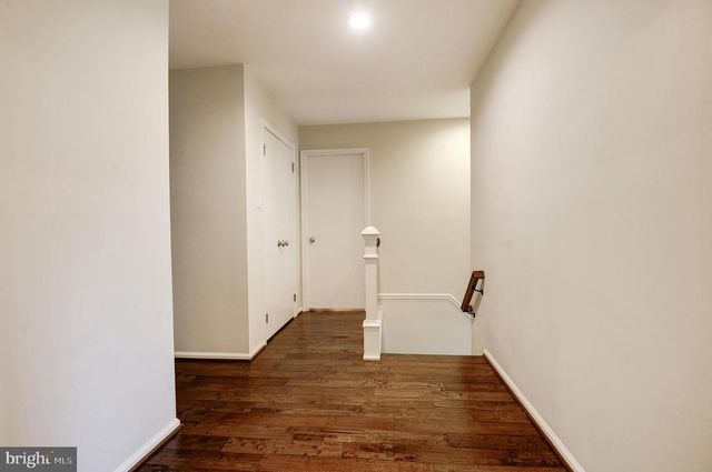 7985 FOXMOOR DR, Dunn Loring, VA 22027