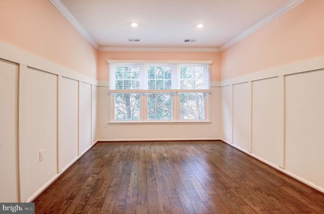 7985 FOXMOOR DR, Dunn Loring, VA 22027