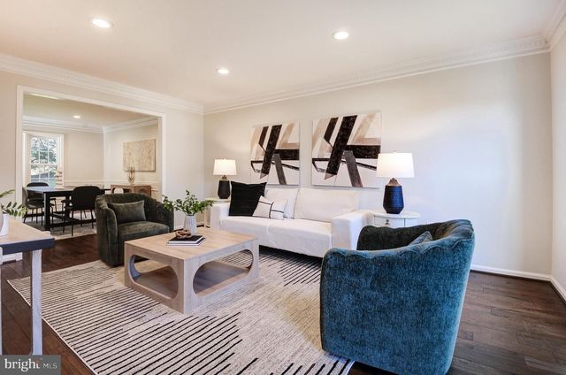 7985 FOXMOOR DR, Dunn Loring, VA 22027