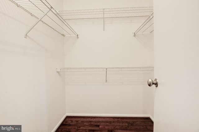 7985 FOXMOOR DR, Dunn Loring, VA 22027