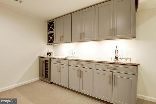 7985 FOXMOOR DR, Dunn Loring, VA 22027