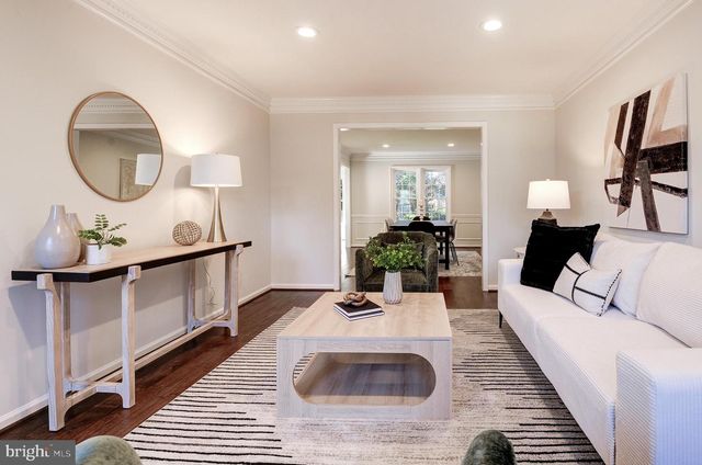 7985 FOXMOOR DR, Dunn Loring, VA 22027