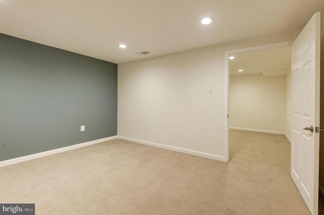 7985 FOXMOOR DR, Dunn Loring, VA 22027