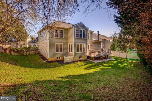 7985 FOXMOOR DR, Dunn Loring, VA 22027