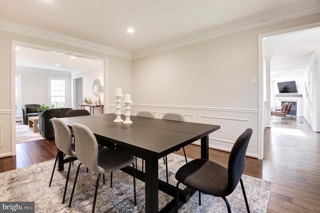 7985 FOXMOOR DR, Dunn Loring, VA 22027